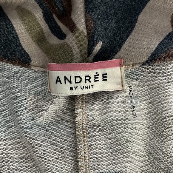 Andree By Unit Lightweight Shacket - Picture 4 of 6